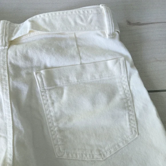 NWOT GAP 4" High Rise Belted White Jean Shorts - Picture 7 of 13